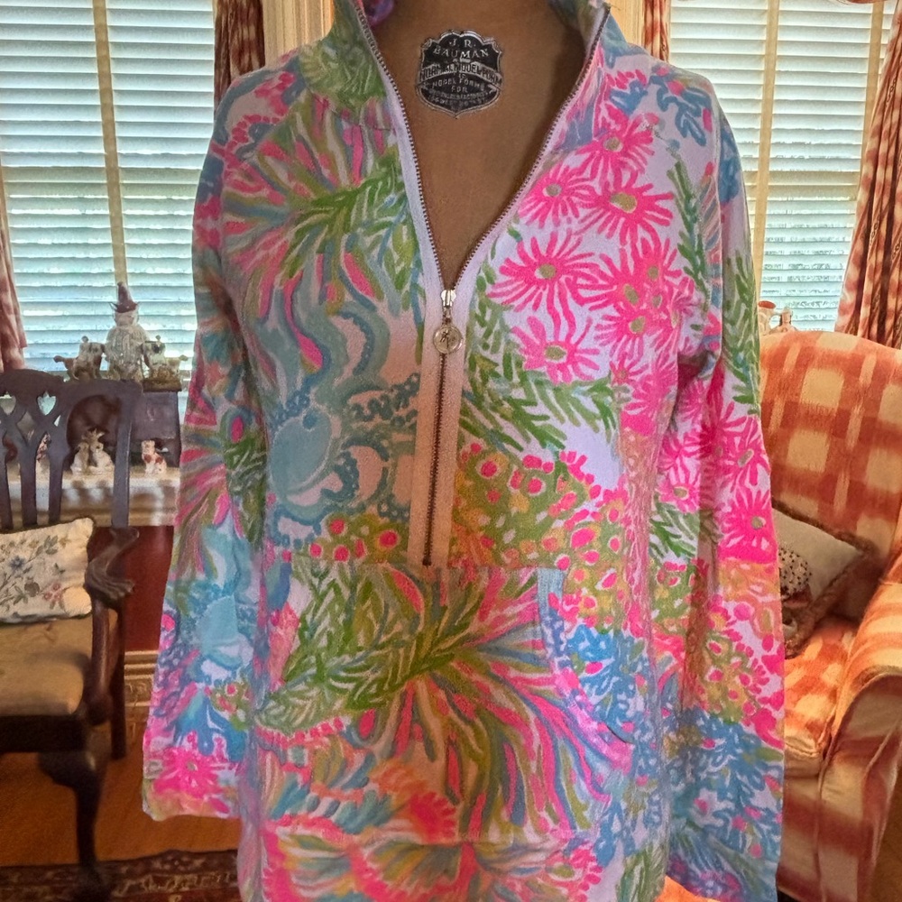 Lilly Pulitzer half zip pullover - Picture 2 of 7